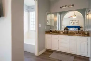 Cheerful 4 bed3 ba home with pool heated - Image 3