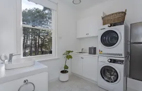 HEALESVILLE GETAWAY - Image 2
