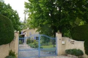 Haus mit großem Garten, Pool und überdachter Terrasse - Blick auf die Berge - Image 3