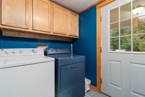 Underbart Lakefront Family Cottage - Image 2
