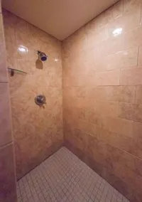 Historic Building Suite @ Glendale -King Bed-Wifi - Image 2