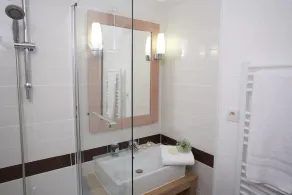 Alkoven-Appartement für 6 | Piscine, Parkplatz + Wi-Fi! - Image 2