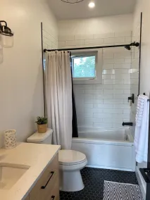 Nuevo listado: Casa recién renovada frente al mar en el corazón del puente Stanley - Image 2