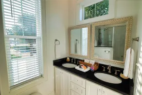 Victoria's Secret Beach House beder & du vil modtage - Image 3