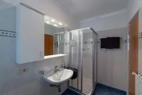 Appartamento 'Wasser' con vista sulle montagne, piscina in comune e Wi-Fi - Image 2