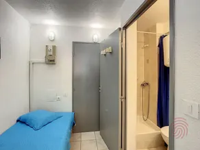 Cozy Studio Near Spa, Pet-Friendly, WiFi, Balcony, and Free Parking - Image 4