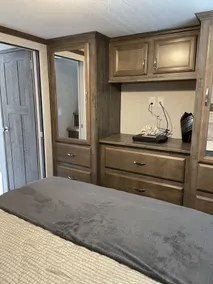 Near Pittsburgh on Beaver River Waterfront -- Glamping in Cozy Floating Cottage - Image 4