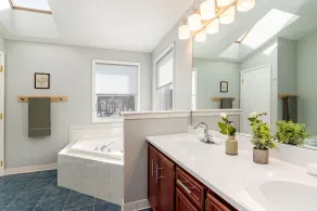 Modern Estate★Private Pool!★7 Bed/3 Bath★Hot Tub★Movie Theater!★Game room★PETS! - Image 5