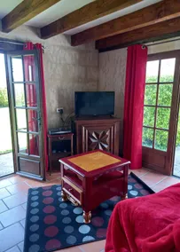 Superb Rural property for 6 with Private Heated Swimming Pool - Image 2