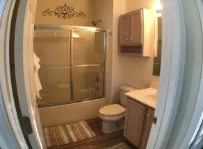 Guest suite in the woods with private entry - Image 2