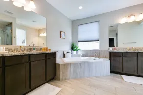 Spacious, clean 4 bd/3 bath house w/ private pool, patio close to sports, hiking - Image 2