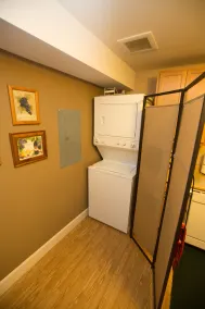 Ruhige 1200 Quadratfuß Ansicht Wohnung, nahe Strand - Image 3