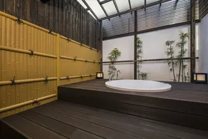 Jacuzzi Suite - Image 3