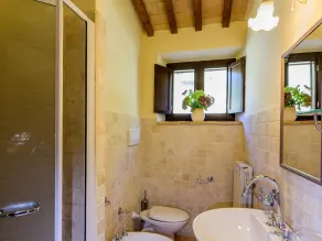 Fabulous Holiday Home With Wifi in Monte San Martino Italy - Image 3