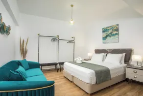 Bliss Luxury Suites - Wind - Image 3