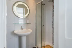 Abbots Cliff House by Bloom Stays - sleeps 10 guests  in 5 bedrooms - Image 5