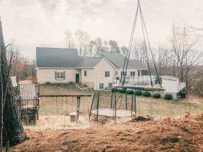 Gorgeous private farmhouse! Heated pool, hot tub & barn in winter. Sleeps 25 - Image 4