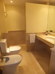 Appartement climatisé avec vue imprenable sur la mer et grande terrasse au rez-de-chaussée - Image 2