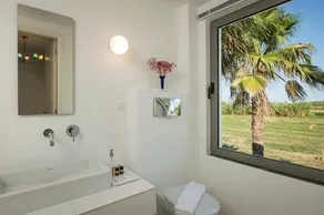 Blue Sea Luxury Villa - Image 3