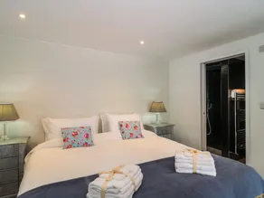 Number 7 - Image 4