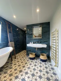 Amazing find! Elm Tree sleeps 10, hot tub & sauna. Near glyndbourne & lewes - Image 5