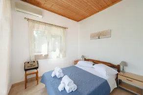 To Pournari Beachside Garden House - Happy Rentals - Image 5