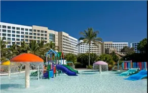 Luxury resort Beach side with pools and swim up bars. - Image 5