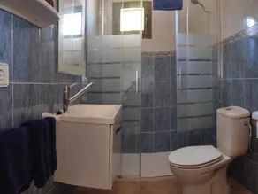House / Apartment with swimming pool. - Image 4