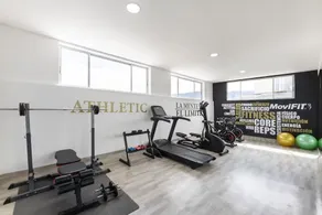 4 Elegant Units! FREE Parking, City Views, Minutes to Parque de la 93 - Image 3