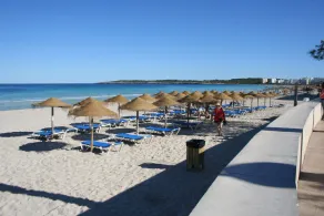 RIGO 2-C(left, 3 bedrooms): Directly on the beach, frontal sea view - Image 4