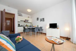 Porto Letizia S9, Porlezza, Italy - Image 5