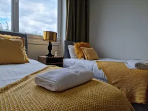 Beautiful 3 Bed Apartment in Central Location - 2mins from Station - Image 5