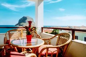 Chambre familiale avec vue à côté du rocher de Monemvasia - Image 3