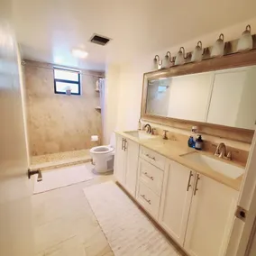 Great location close to beaches,golf & ball fields,parking ,patio and backyard . - Image 3