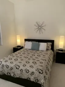 Superbe nouvelle maison de 3 chambres et 3 salles de bain avec piscine privée chauffée et vue sur le lac !!! - Image 5