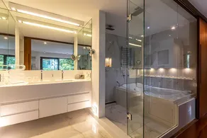 Charming mansion in Jardim Botânico, with unobstructed views - Image 3
