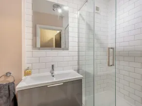2 bedroom accommodation in Bournemouth - Image 3
