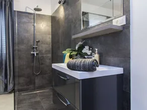 Exquisite Villa with Private Hot Tub in Grebaštica - Image 2