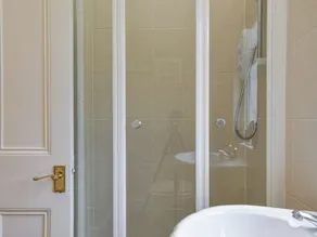 2 bedroom accommodation in Hest Bank - Image 3
