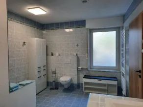 Gemütliche Wohnung in ruhiger Lage - 76m² mit 31m² Terrasse und Großem Parkplatz - Image 4