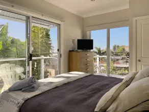 Wombarra Blue Coastal Holiday Home - Image 4