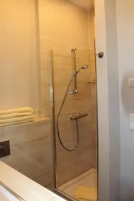 Exclusive holiday apartment in Berlin's old building with private terrace - Image 4