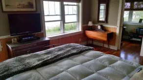 Waterfront Home on Lake Ontario - Image 5