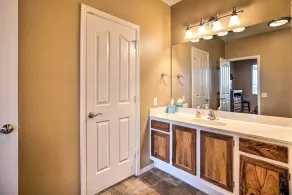Relaxing Phoenix Retreat Pool Access and Balcony - Image 3