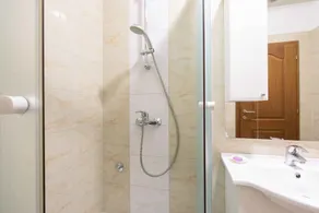 Holiday apartment with use of pool - Image 3