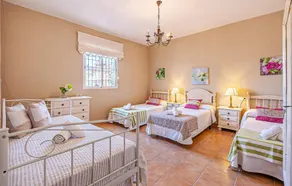 Awesome home in Padul - Image 4
