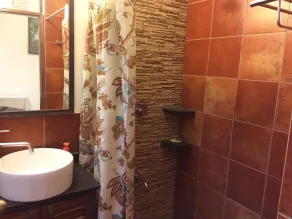 Relax in centrally located quiet terrace floor ensuite room in trendy eco-villa - Image 2