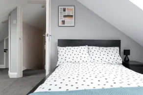 Cosy Brighton Apt | Walk to Stations | Quiet Area - Image 3