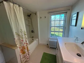 Charming Historic House in Downtown Mystic - Image 3