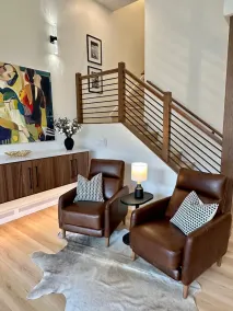 Luxe Vail! 5 minutes to town. Dual Primary - Hot Tub - Free Ski Bus! Sleeps 10 - Image 2
